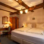 Und Restaurant Zum Schiffchen ゲストハウス 3*