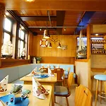 ゲストハウス Und Restaurant Zum Schiffchen