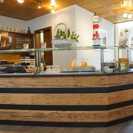 Pensionat Und Restaurant Zum Schiffchen 3*