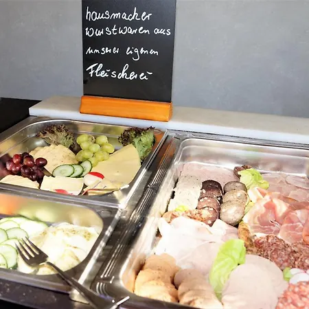 Und Restaurant Zum Schiffchen Guest house Wolfhagen