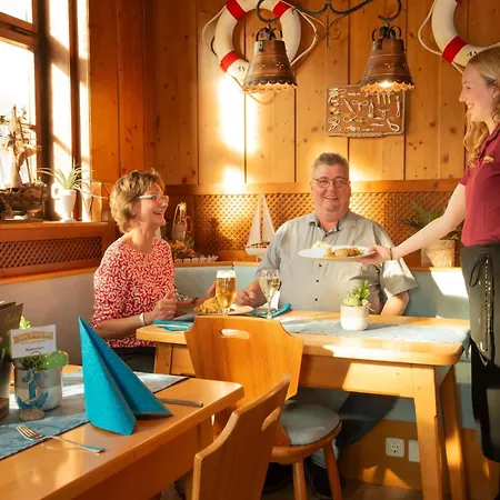 Und Restaurant Zum Schiffchen 3*