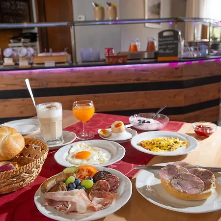 Πανσιόν Und Restaurant Zum Schiffchen