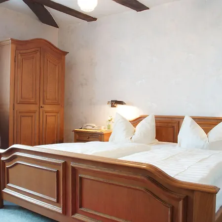 Πανσιόν Und Restaurant Zum Schiffchen Wolfhagen