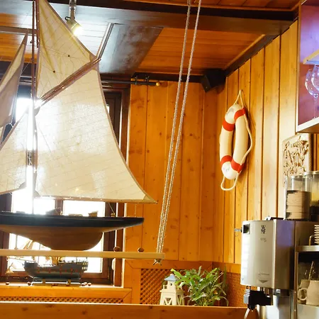 Πανσιόν Und Restaurant Zum Schiffchen Wolfhagen