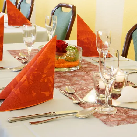 Pensionat Und Restaurant Zum Schiffchen 3*